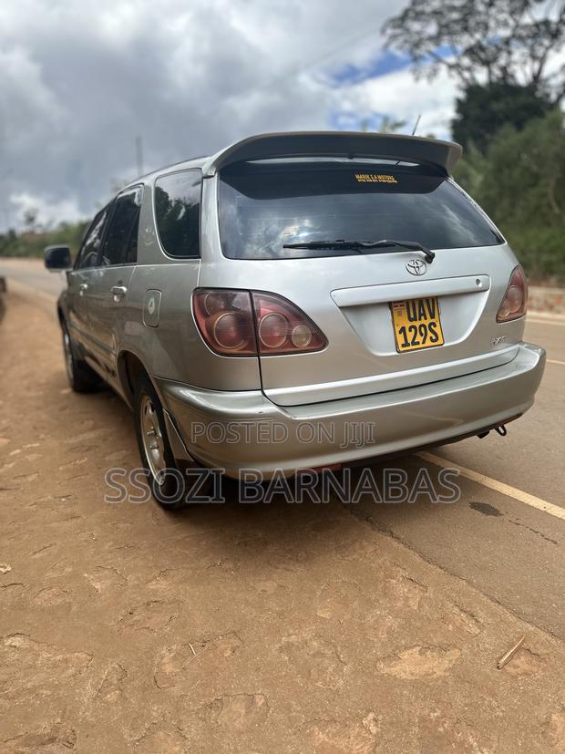 Toyota Harrier 1998 Silver