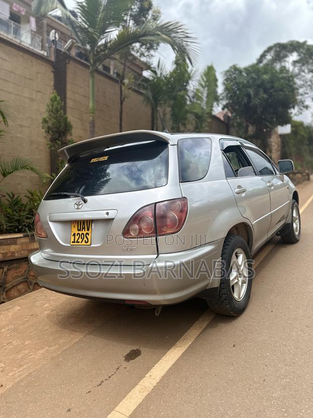 Toyota Harrier 1998 Silver