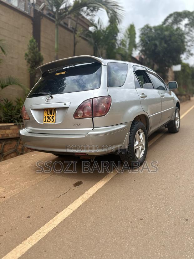 Toyota Harrier 1998 Silver