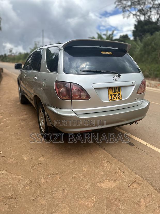 Toyota Harrier 1998 Silver