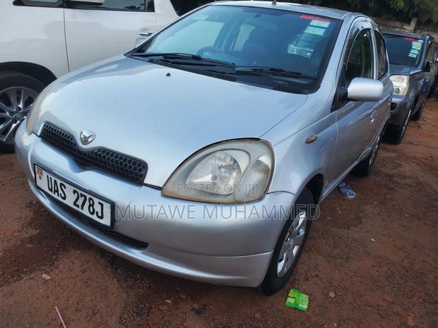 Toyota Vitz 2007 Silver