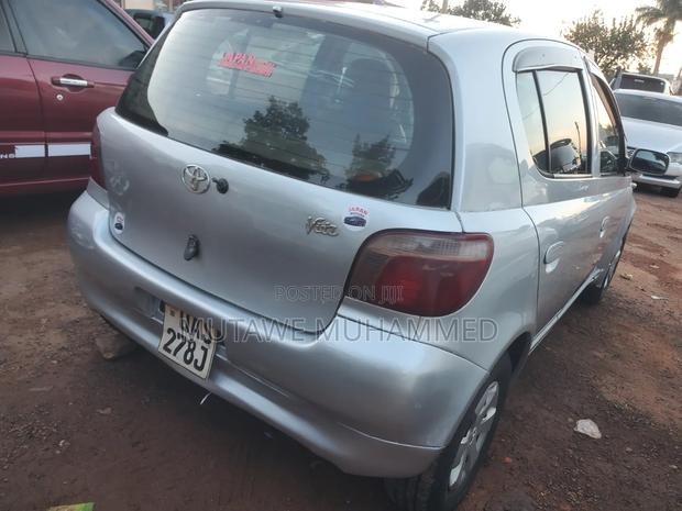 Toyota Vitz 2007 Silver