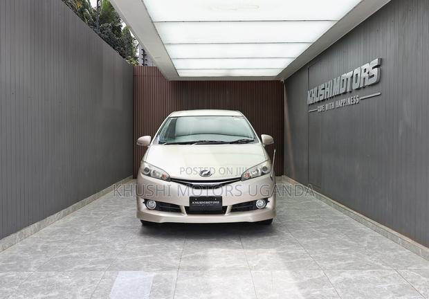 Toyota Wish 2013 Beige