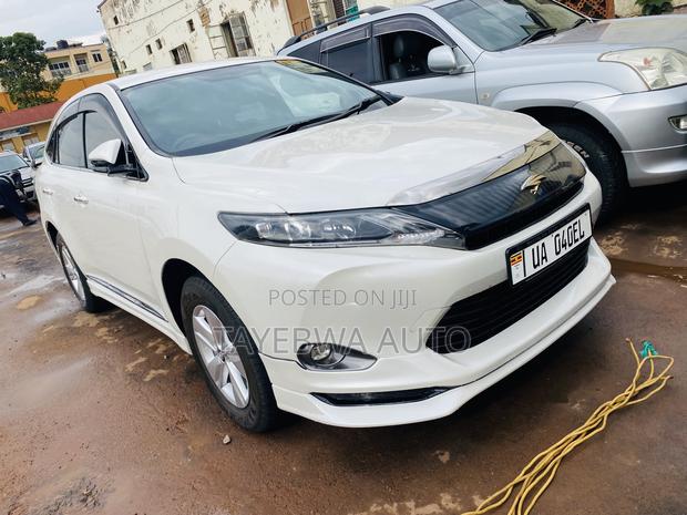Toyota Harrier 2.0 2015 White