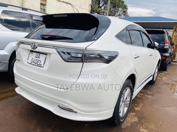 Toyota Harrier 2.0 2015 White