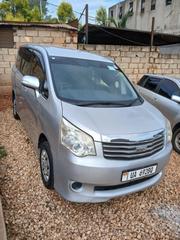 Toyota Noah 2.0 143hp AWD (7 Seater) 2010 Silver for sale