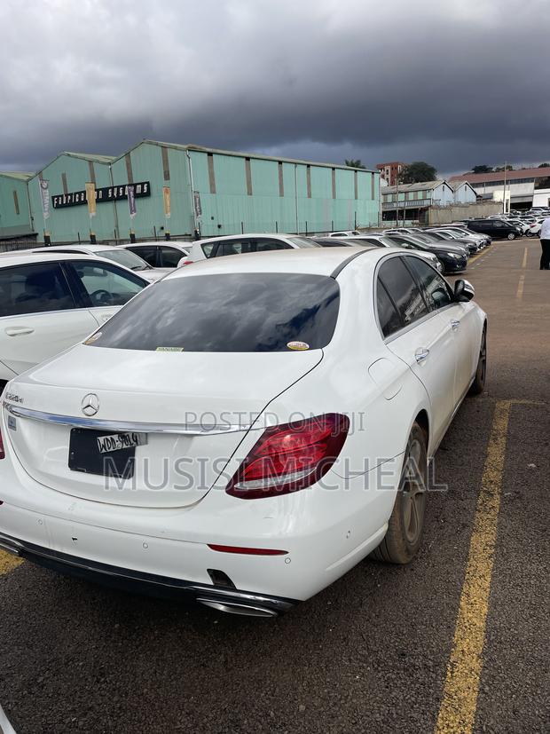 Mercedes-Benz E220 2017 White