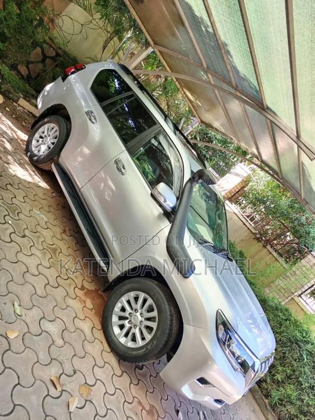 Toyota Land Cruiser Prado 2.8 D-4D 2016 Silver