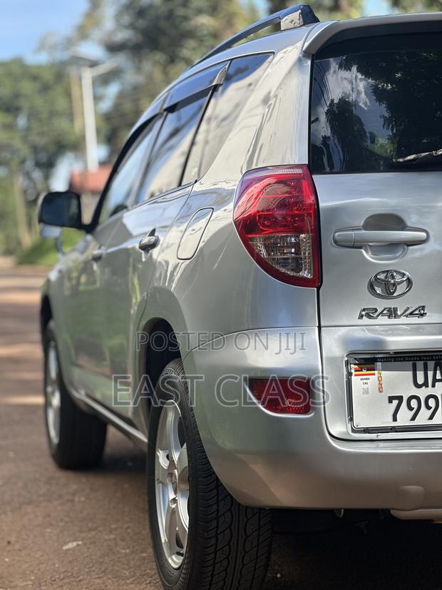 Toyota RAV4 200 4X4 Automatic 2008 Silver
