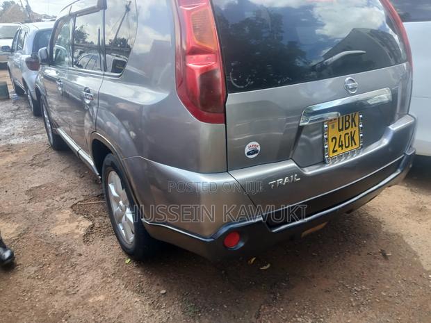 Nissan X-Trail 2009 Green