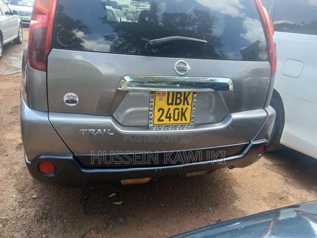 Nissan X-Trail 2009 Green