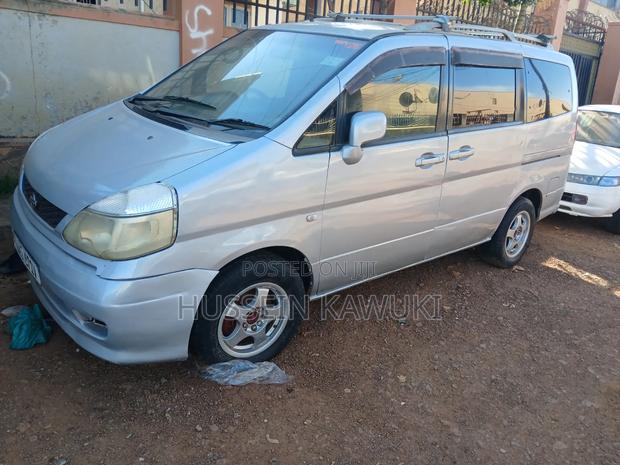 Nissan Serena 2004 Silver