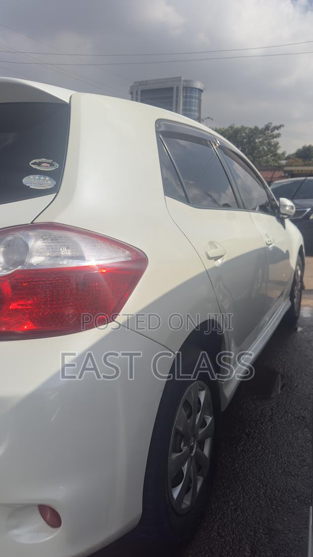 Toyota Auris 2010 White