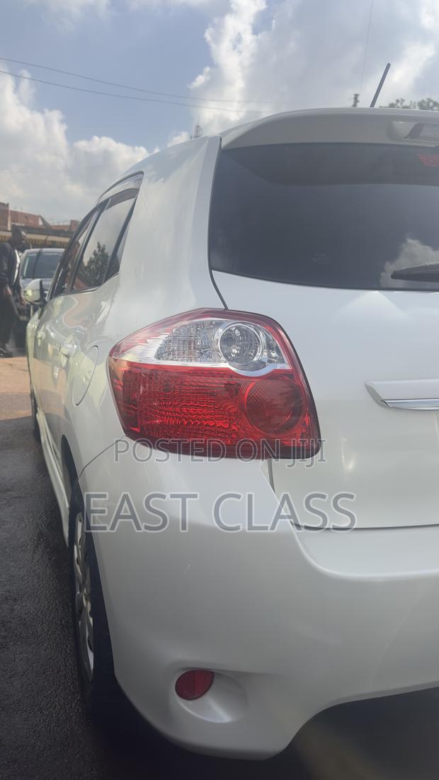 Toyota Auris 2010 White