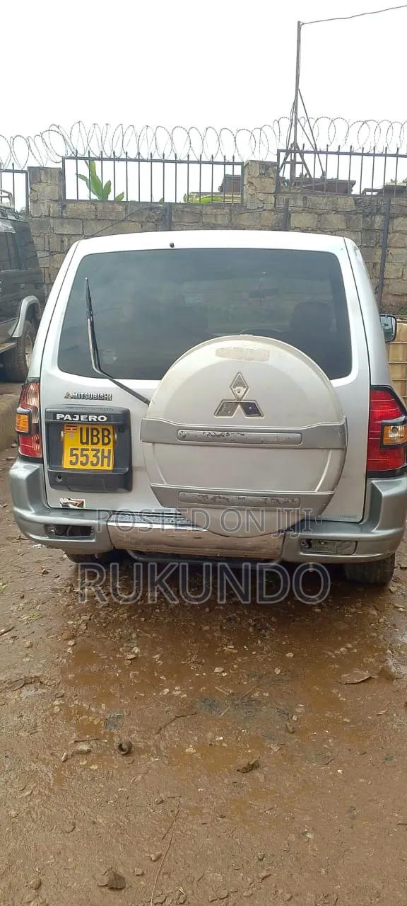 Mitsubishi Pajero 2.0 Pininfarina Automatic 2001 Gray