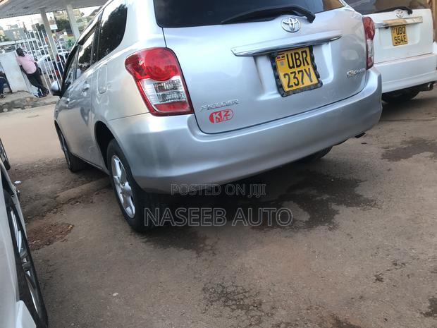 Toyota Corolla Fielder 2010 Silver