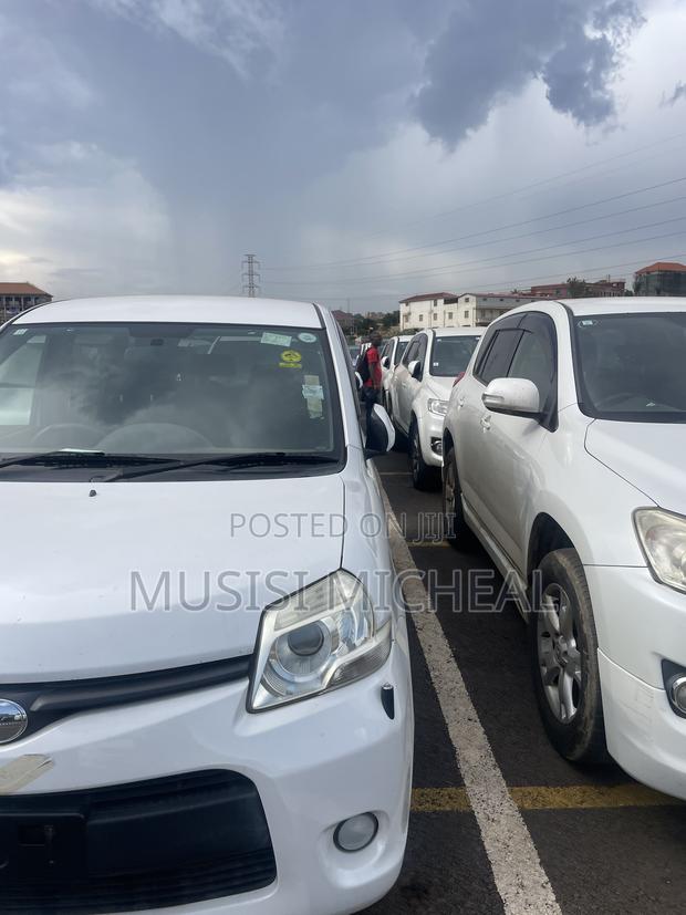 Toyota Sienta 1.5 FWD 2012 White