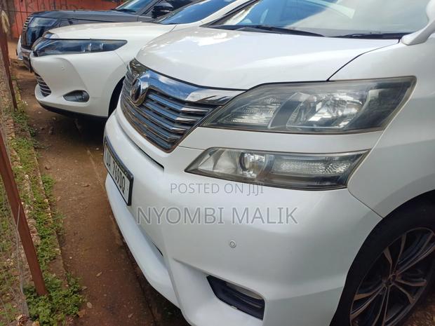Toyota Alphard 2.4 Petrol FWD 2012 Pearl