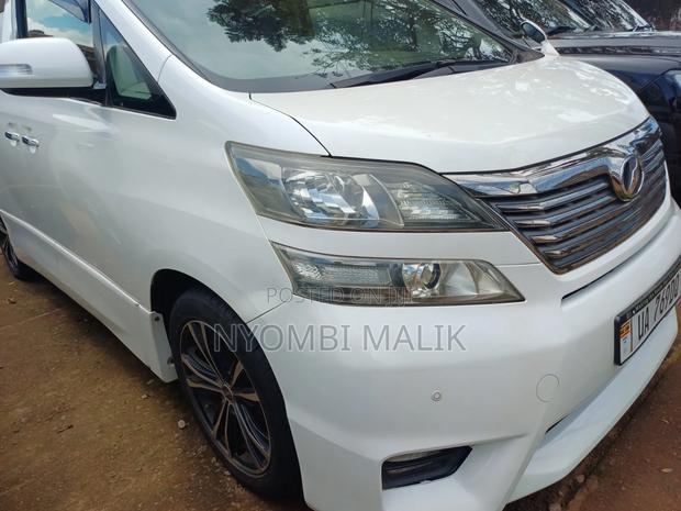 Toyota Alphard 2.4 Petrol FWD 2012 Pearl