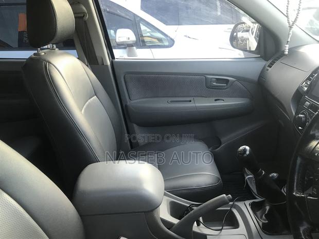 Toyota Hilux 2.5 Cab 2005 White
