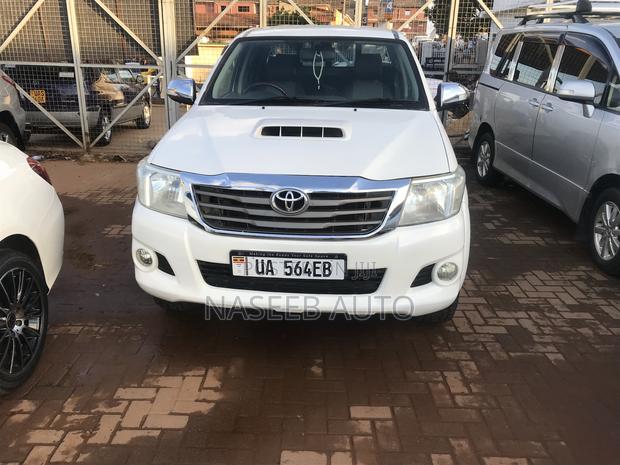 Toyota Hilux 2.5 Cab 2005 White
