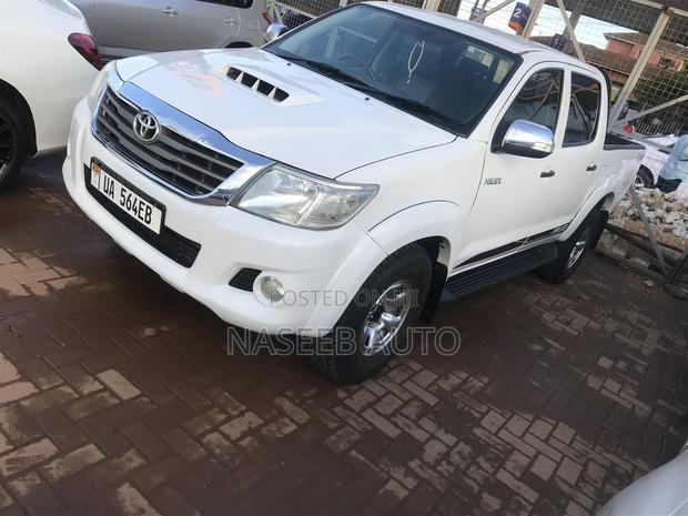 Toyota Hilux 2.5 Cab 2005 White