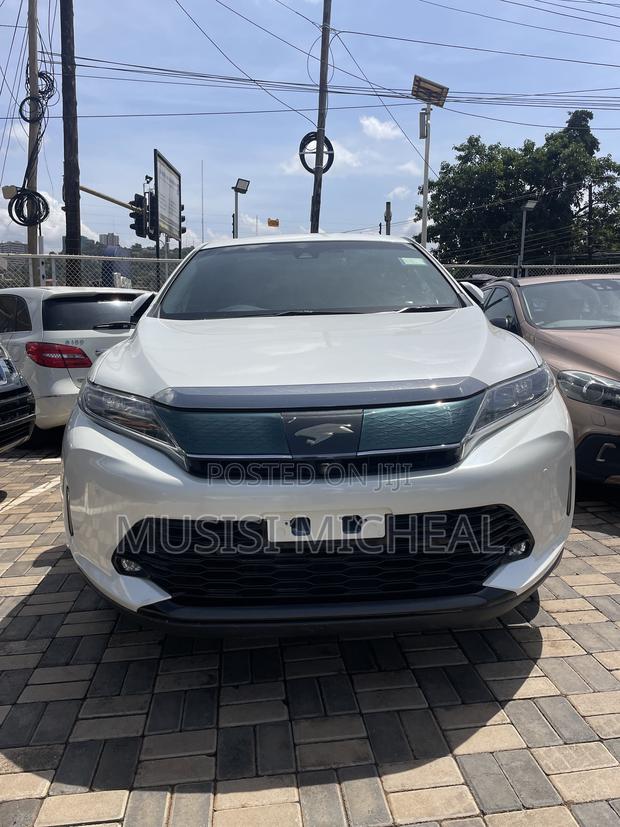 Toyota Harrier 2.0 2017 White