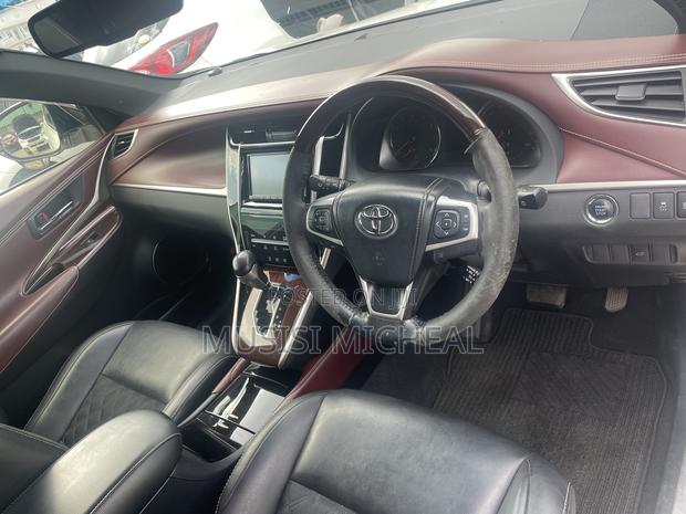 Toyota Harrier 2.0 2017 White