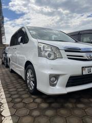 Toyota Noah 2.0 158hp FWD (8 Seater) 2012 White for sale