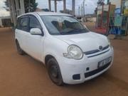 Toyota Sienta 2012 White for sale