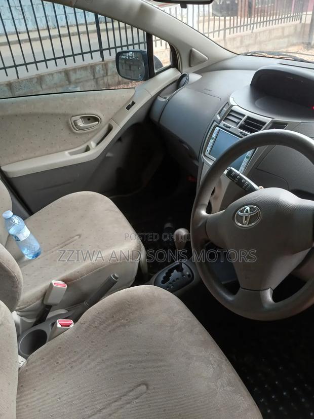 Toyota Vitz 1.5 FWD 5dr 2007 Blue