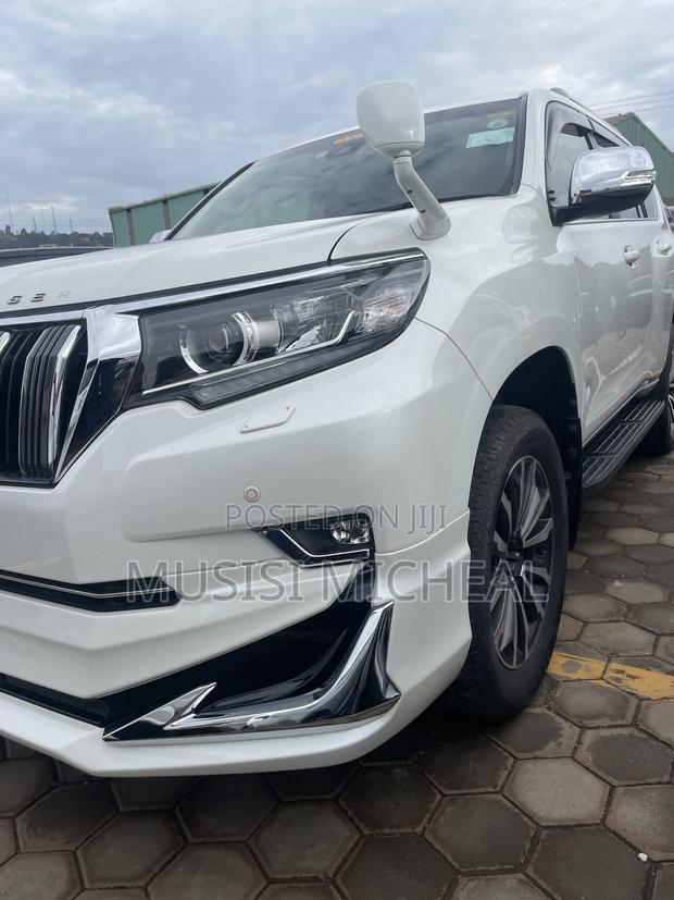 Toyota Land Cruiser Prado 2.8 2018 White