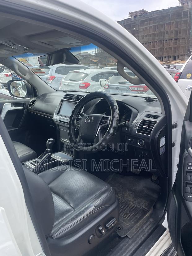 Toyota Land Cruiser Prado 2.8 2018 White