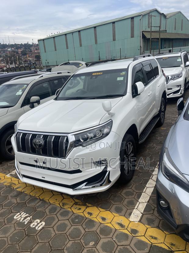 Toyota Land Cruiser Prado 2.8 2018 White