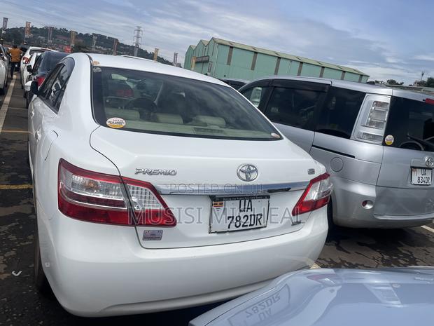 Toyota Premio 1.8 FWD 2012 White