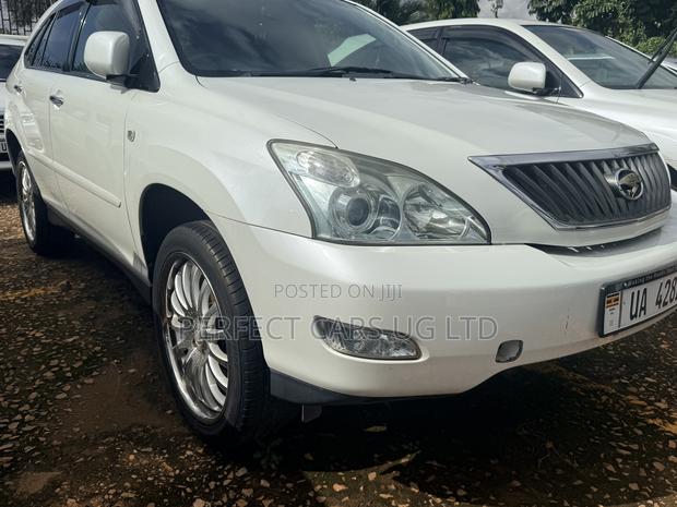 Toyota Harrier 2.4 2012 Off white