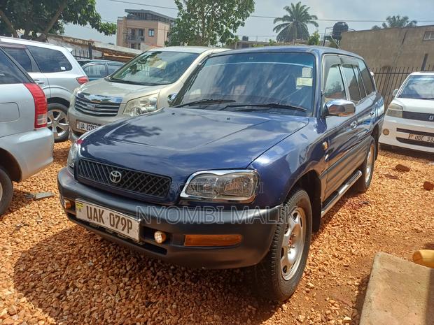 Toyota RAV4 1997 Blue