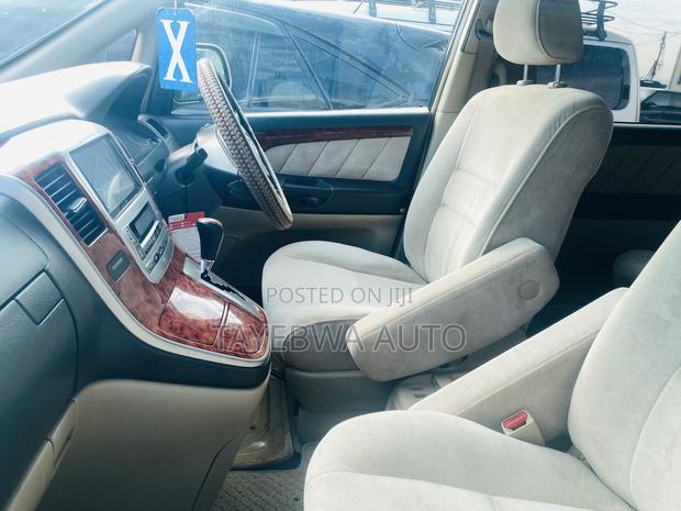 Toyota Alphard 2005 Silver