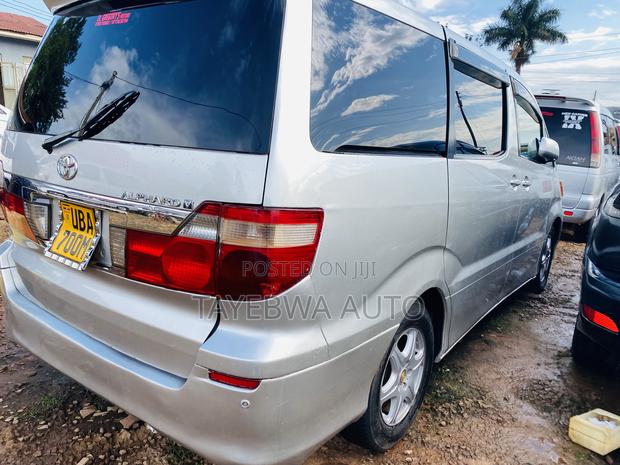 Toyota Alphard 2005 Silver