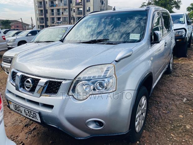 Nissan X-Trail 2.0 Petrol XE 2010 Silver