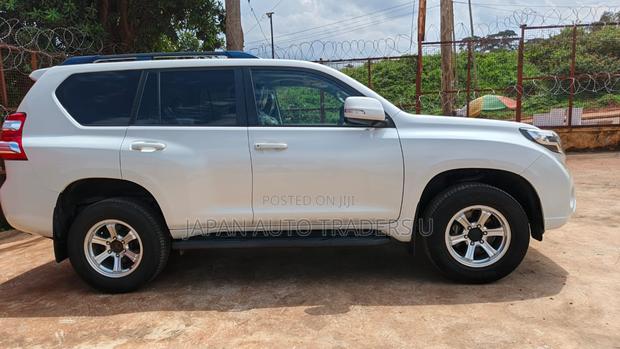 Toyota Land Cruiser Prado 2017 White