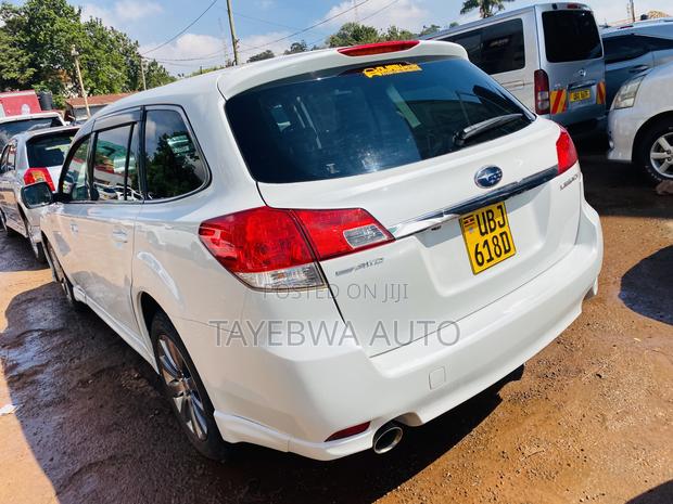 Subaru Legacy 2009 White