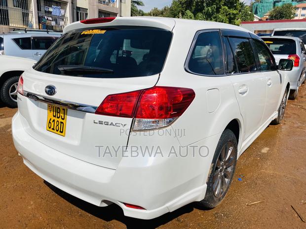 Subaru Legacy 2009 White