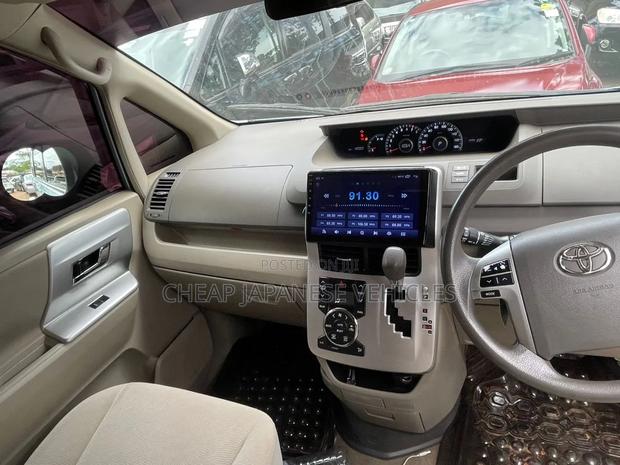 Toyota Noah 2.0 158hp FWD (8 Seater) 2012 Teal
