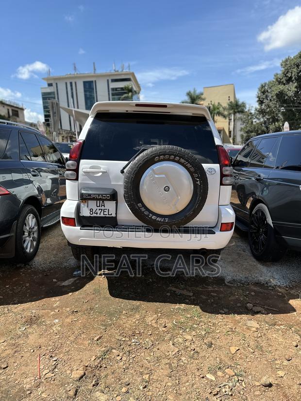 Toyota Land Cruiser Prado 2010 Pearl