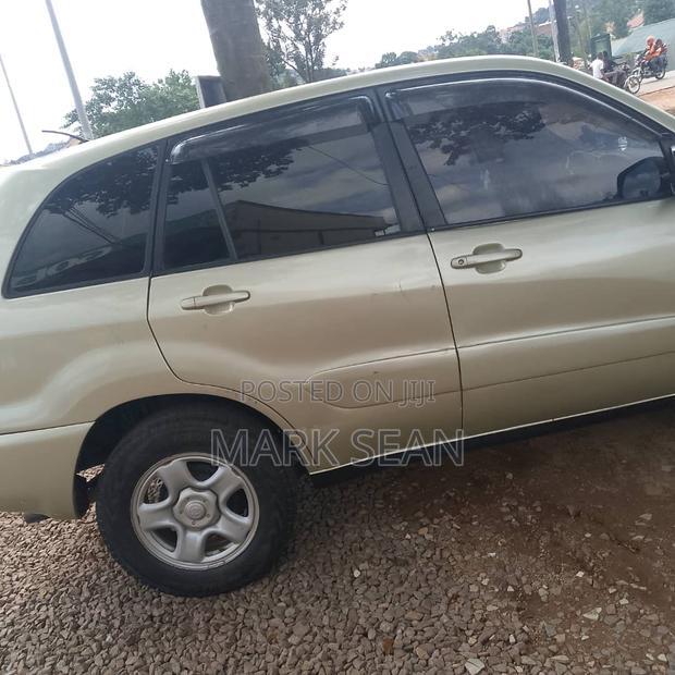 Toyota RAV4 2002 Beige
