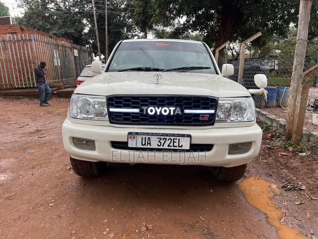 Toyota Land Cruiser Prado 4.0 Petrol TX-L 2006 White