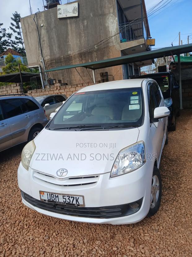 Toyota Passo Sette 1.5 AWD 2010 White