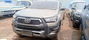 Toyota Hilux 2022 Gold for sale