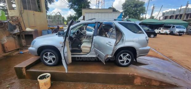 Toyota Harrier 2.2 16V 2000 Silver